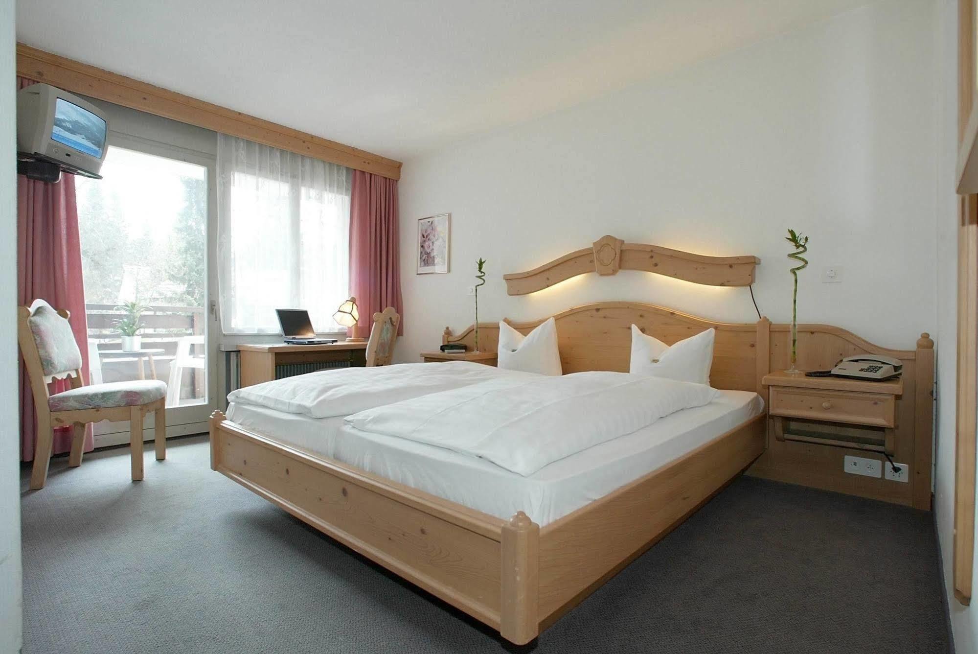 T3 Hotel Surpunt Флимс Екстериор снимка